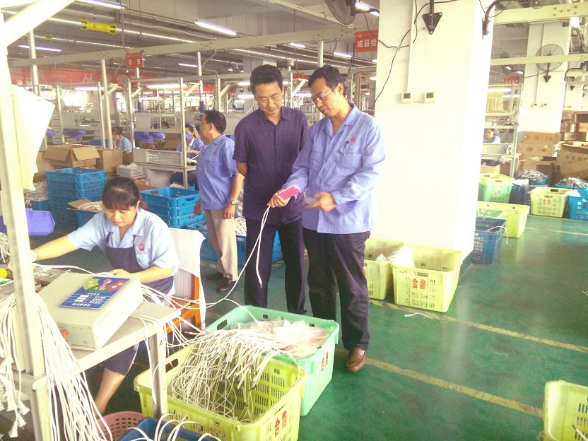 成都市安监局领导一行到成都米兰（中国）集团进行安全检查