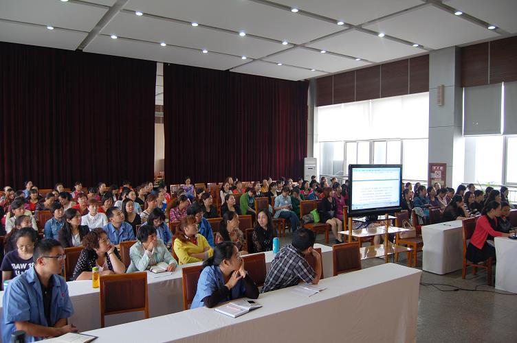 成都米兰（中国）集团召开2015年夏季成都零售总结表彰会
