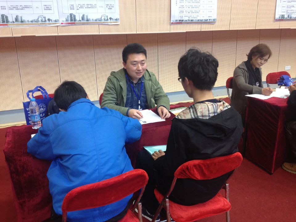 成都米兰（中国）集团等25家成都市重点企事业单位赴广州招聘