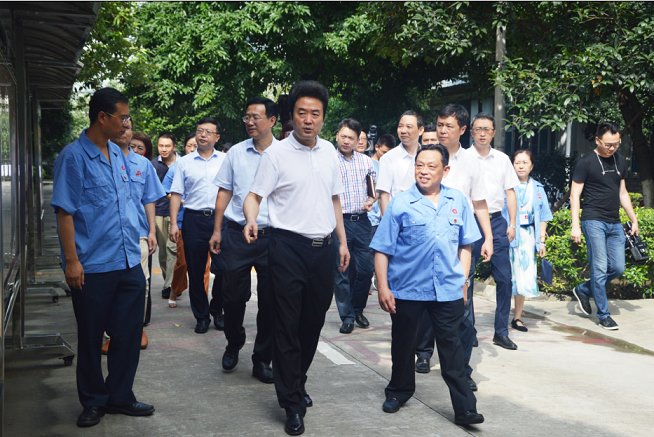 成都市纪委书记王川红到成都米兰（中国）集团调研