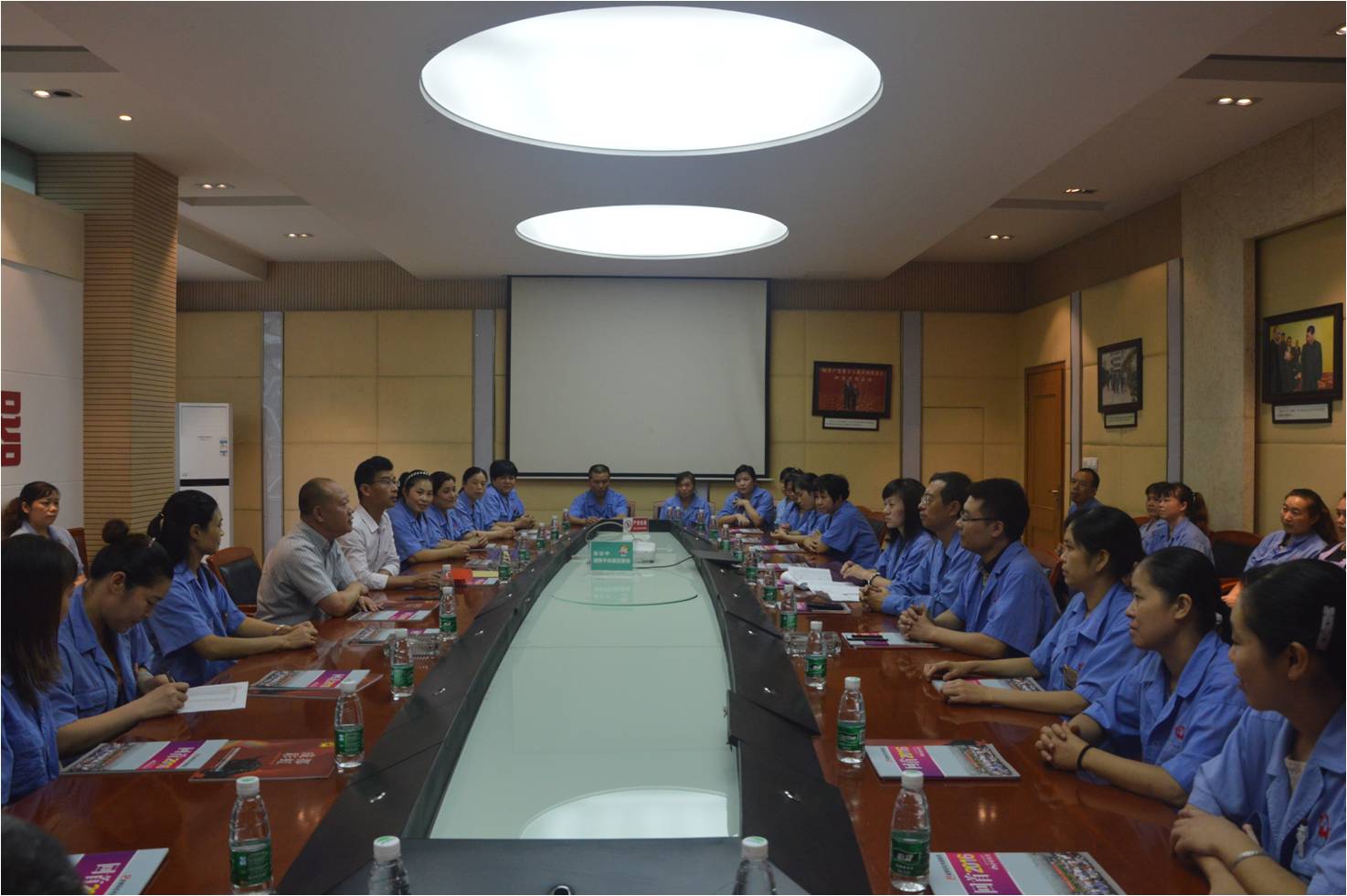 市总工会慰问成都米兰（中国）集团困难职工暨成都米兰（中国）集团延伸助学金发放会议