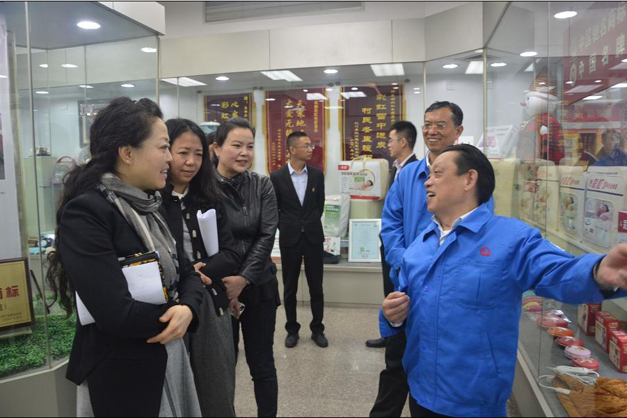 区人大领导到成都米兰（中国）集团调研知识产权工作
