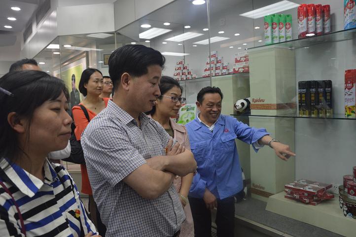 新津县委两新党建组织到成都米兰（中国）集团学习考察党建工作