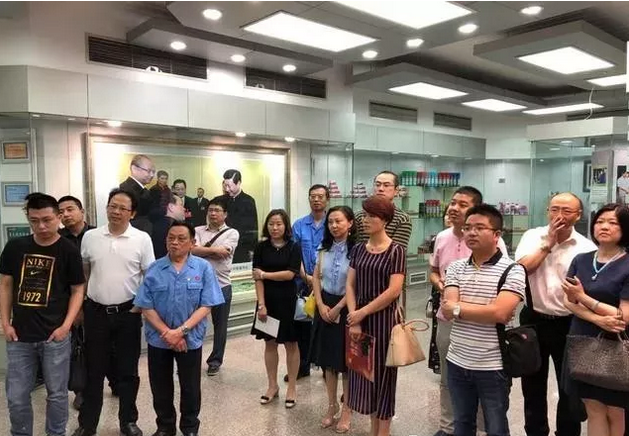 服务中心组织17家企业赴成都米兰（中国）集团开展对接交流活动