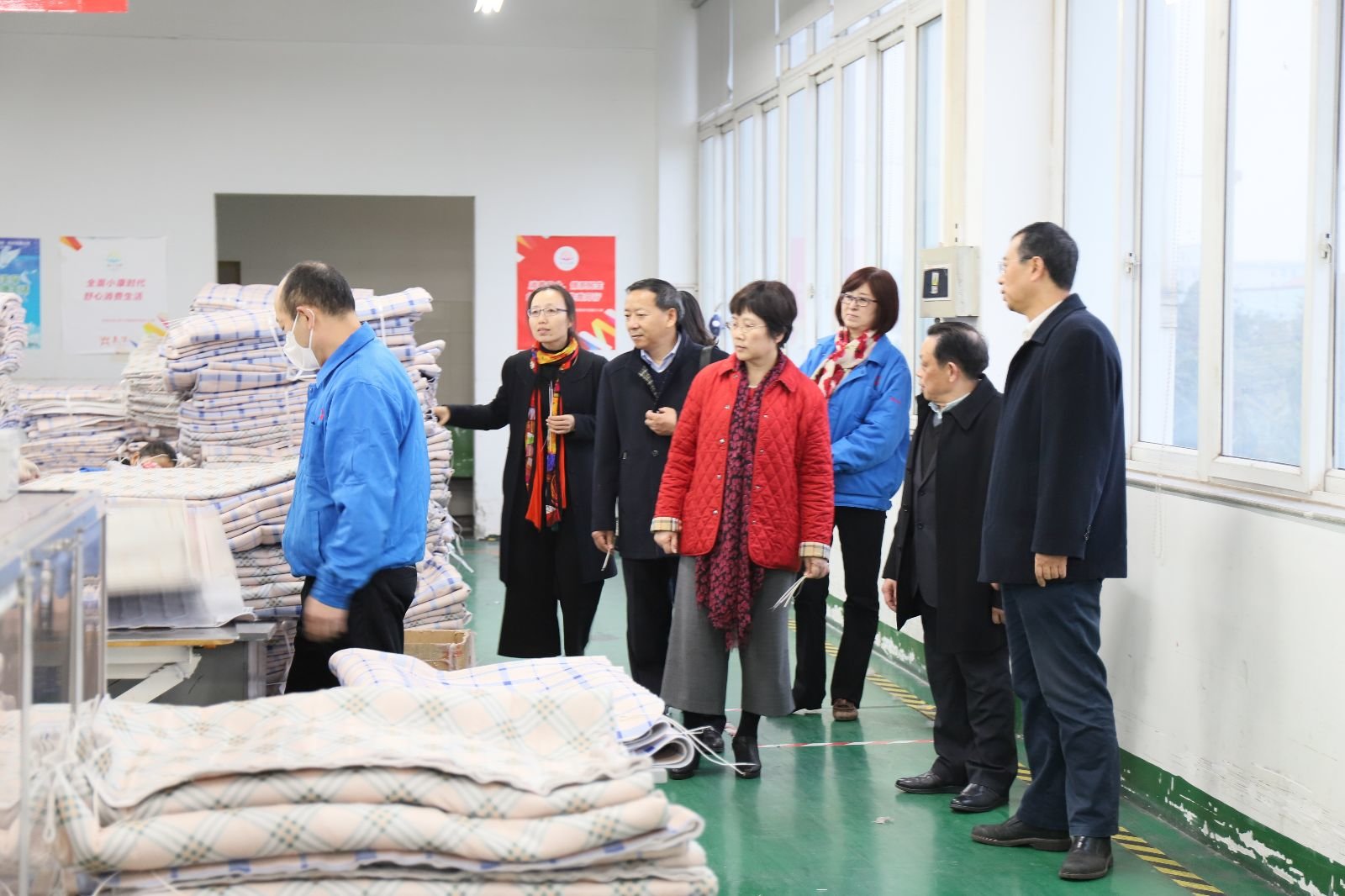 中国轻工业联合会副会长何烨一行莅临成都米兰（中国）集团参观指导