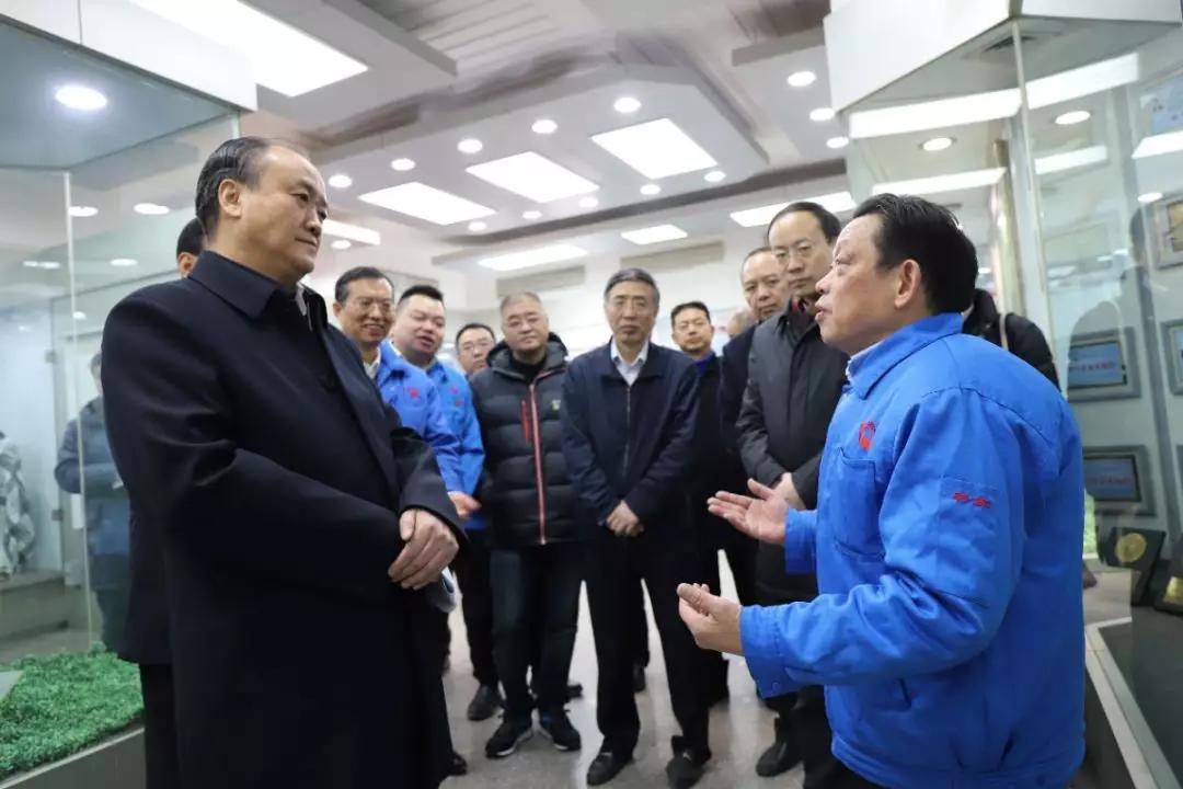 成都市政协主席李仲彬莅临成都米兰（中国）集团调研民营经济健康发展大会贯彻落实情况