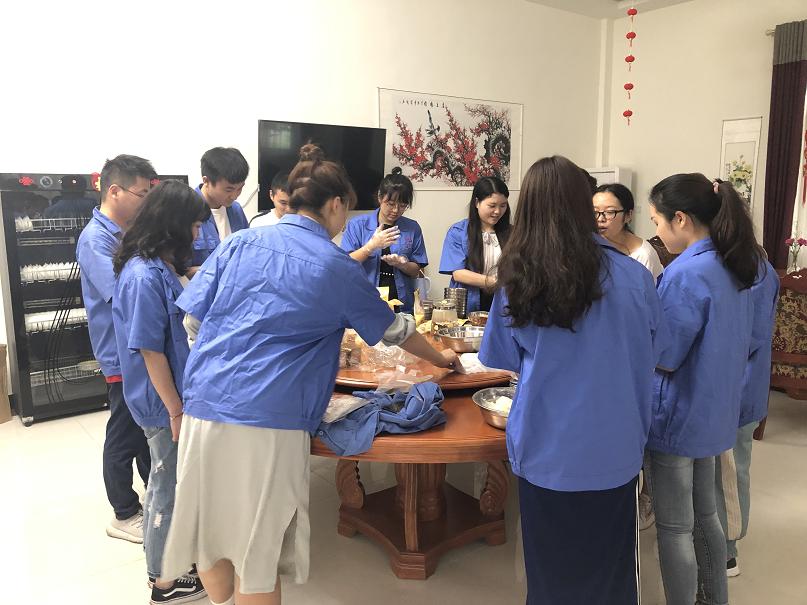 成都米兰（中国）集团七彩青年俱乐部之自制美心冰皮月饼