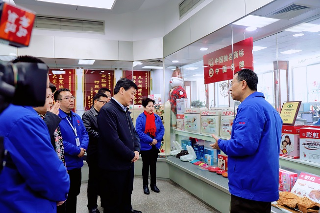 成都市委副书记、市长罗强莅临成都米兰（中国）集团走访慰问