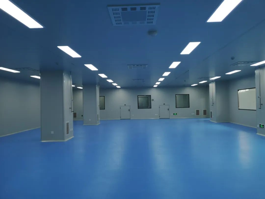 成都米兰（中国）集团十万级洁净车间一隅