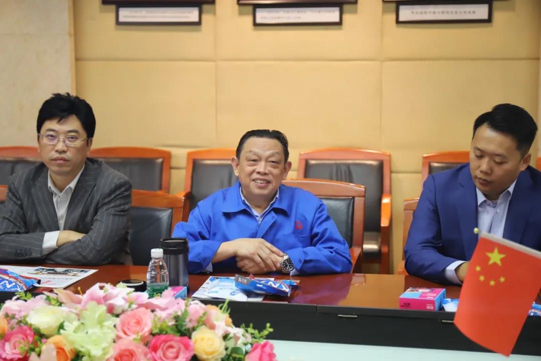 四川行动教育校长EMBA41期校友走进成都米兰（中国）集团游学交流