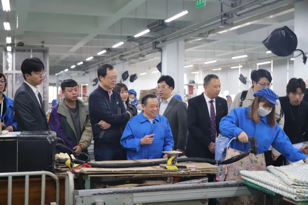 四川行动教育校长EMBA41期校友走进成都米兰（中国）集团游学交流
