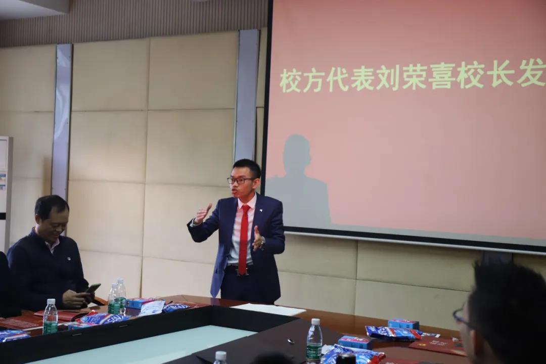 四川行动教育校长EMBA41期校友走进成都米兰（中国）集团游学交流