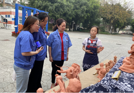 米兰（中国）集团行政党支部受邀出席成都市武侯科技园小学举行第五届校园艺术节暨“六一”庆典活动